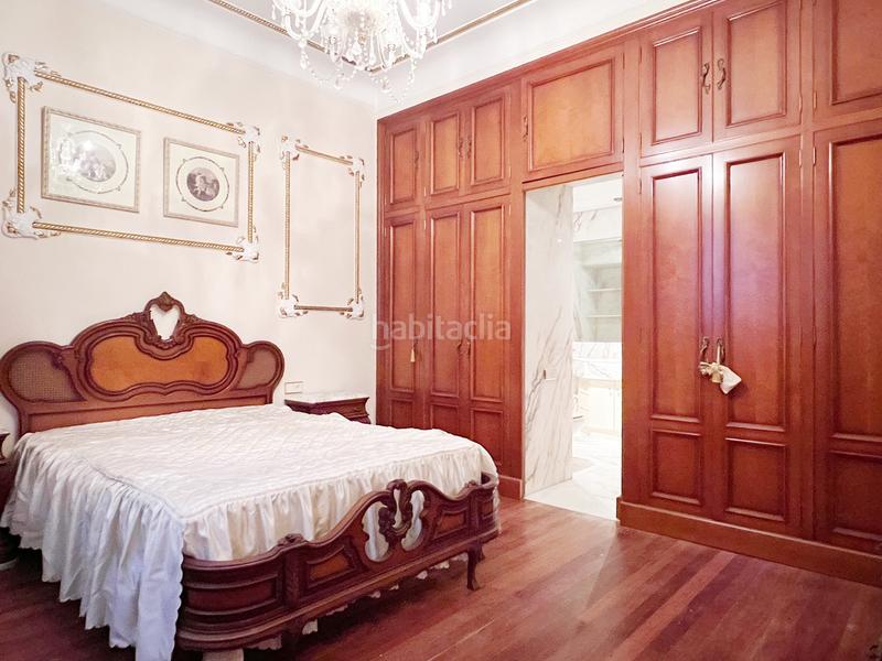 Foto 0b8cec18-a0ab-48ce-9dc9-4252aa510957. Edifici a plaça de la font de sant agustí 5d a El Castellar i l'Oliverar Valencia