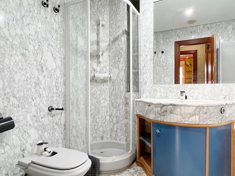 Foto 1c455dcb-3722-4847-9b45-0376e13c2c42. Edifici a plaça de la font de sant agustí 5d a El Castellar i l'Oliverar Valencia