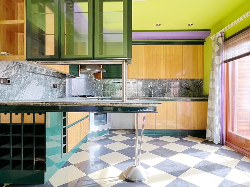 Foto 1c5520ee-5d0d-46d3-8ada-39e594ebedac. Edifici a plaça de la font de sant agustí 5d a El Castellar i l'Oliverar Valencia