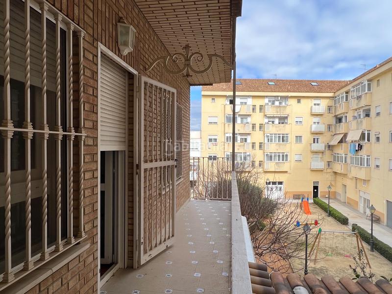 Foto 1f2da90f-25ff-45ed-a2e6-d8de12c6af99. Edifici a plaça de la font de sant agustí 5d a El Castellar i l'Oliverar Valencia