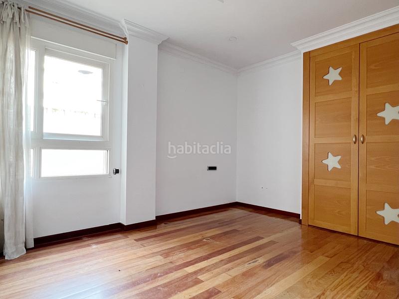 Foto 3b989ad9-18f0-4cef-8a31-79831a8f3a0c. Edifici a plaça de la font de sant agustí 5d a El Castellar i l'Oliverar Valencia