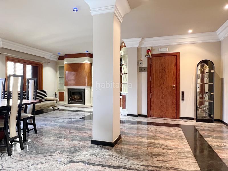 Foto 4ae889c9-eeb0-411f-af6e-371597bcabd9. Edifici a plaça de la font de sant agustí 5d a El Castellar i l'Oliverar Valencia