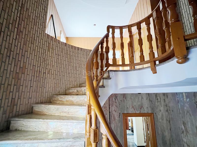 Foto 524eabfc-9918-4e32-9fa8-ec264e2b9d38. Edifici a plaça de la font de sant agustí 5d a El Castellar i l'Oliverar Valencia