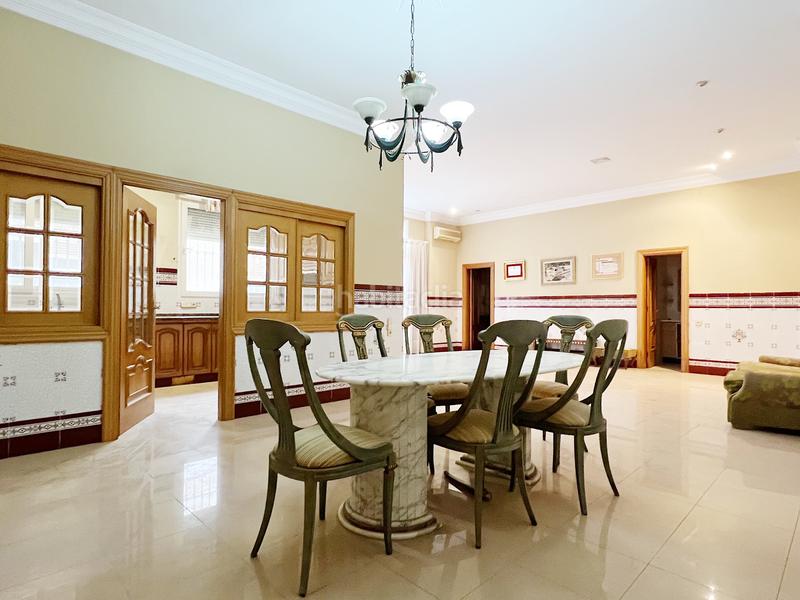 Foto 5fb5565f-7a84-4d60-bc46-a3c1493dad58. Edifici a plaça de la font de sant agustí 5d a El Castellar i l'Oliverar Valencia