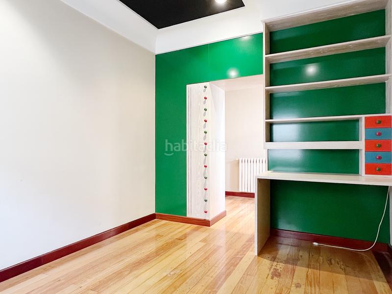 Foto 64d8c084-e681-4ed3-80c0-90aa9a0a7aaa. Edifici a plaça de la font de sant agustí 5d a El Castellar i l'Oliverar Valencia