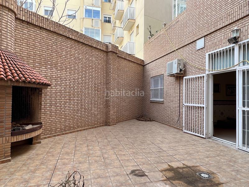 Foto 8436354e-4ed5-4463-8327-2105f34265fa. Edifici a plaça de la font de sant agustí 5d a El Castellar i l'Oliverar Valencia