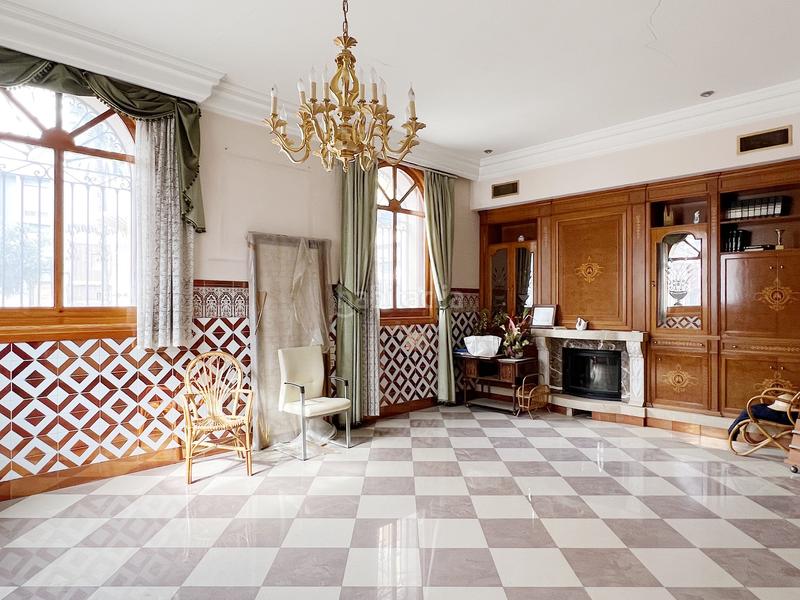 Foto 869e2e38-9d78-41ea-8b83-78a8923395d1. Edifici a plaça de la font de sant agustí 5d a El Castellar i l'Oliverar Valencia