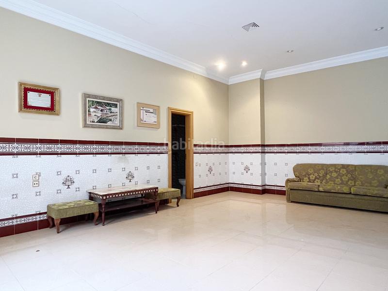 Foto 9ade1cd8-a69b-451a-9cbd-5083f1d0c839. Edifici a plaça de la font de sant agustí 5d a El Castellar i l'Oliverar Valencia