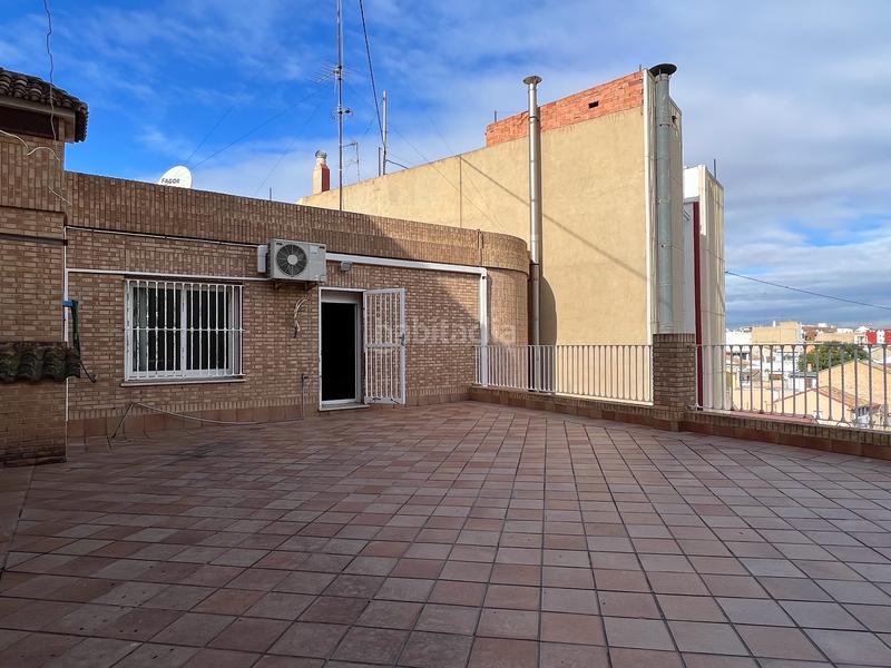 Foto a1694ed5-cd62-4584-8e50-9fafd0a1e76b. Edifici a plaça de la font de sant agustí 5d a El Castellar i l'Oliverar Valencia