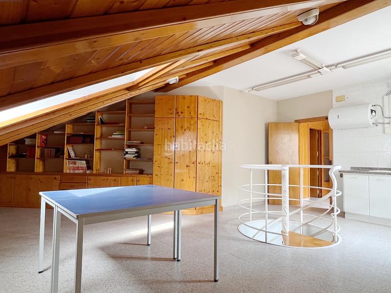 Foto a3086f2d-2a40-4831-b9a7-22d068ec9528. Edifici a plaça de la font de sant agustí 5d a El Castellar i l'Oliverar Valencia