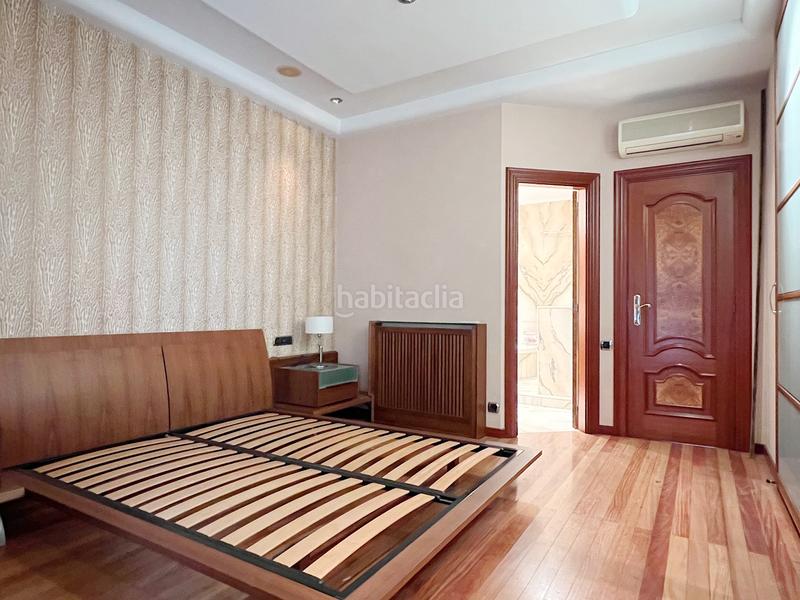 Foto a71b718b-c2fc-42be-ada3-017db25e4a7e. Edifici a plaça de la font de sant agustí 5d a El Castellar i l'Oliverar Valencia