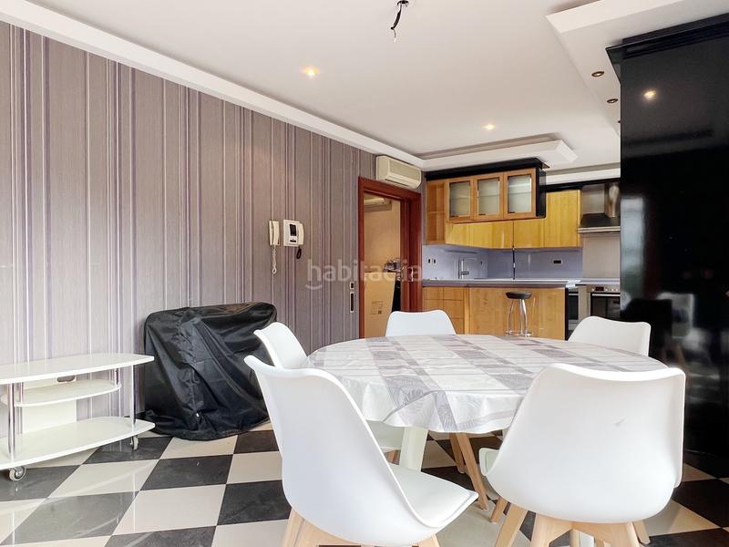 Foto ac0632a7-f4cf-4e08-a507-73f7b884370f. Edifici a plaça de la font de sant agustí 5d a El Castellar i l'Oliverar Valencia