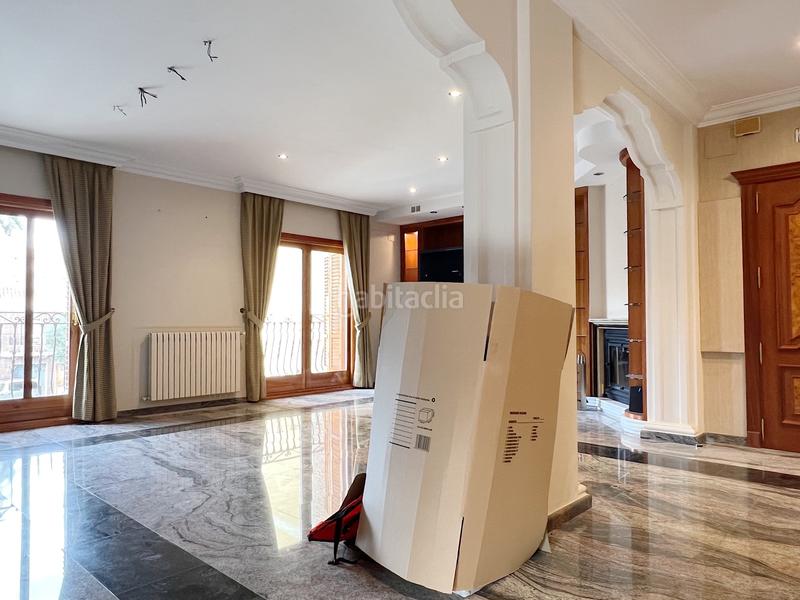 Foto c183d28c-2526-4d5d-aec4-69eeff23c552. Edifici a plaça de la font de sant agustí 5d a El Castellar i l'Oliverar Valencia