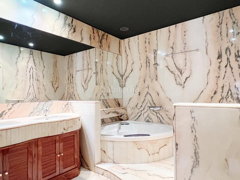 Foto d9c070fc-36c1-4d22-bc7f-6d0bd9210403. Edifici a plaça de la font de sant agustí 5d a El Castellar i l'Oliverar Valencia