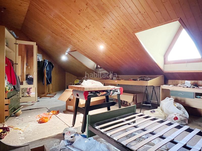 Foto e12aa159-9521-4630-b524-d34838e9e3e6. Edifici a plaça de la font de sant agustí 5d a El Castellar i l'Oliverar Valencia