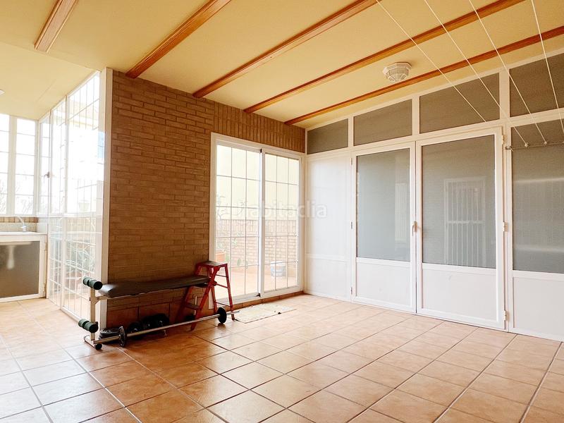 Foto e575ca57-fd47-4c92-9431-b4a247c54143. Edifici a plaça de la font de sant agustí 5d a El Castellar i l'Oliverar Valencia