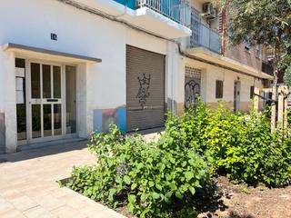 Pis a Carrer del millars 16. Fantástico local de 117m2 más 26m2 de patio en uno de los mejore