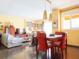 Pis a Carrer del serpis 82. Fantástica vivienda de 3 habitaciones (antes 4) en zona muy tran