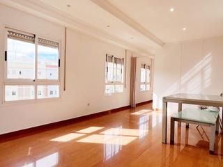Pis a Carrer del doctor vicent zaragoza 3. Fantástica vivienda muy muy luminosa, exterior y con ascensor en