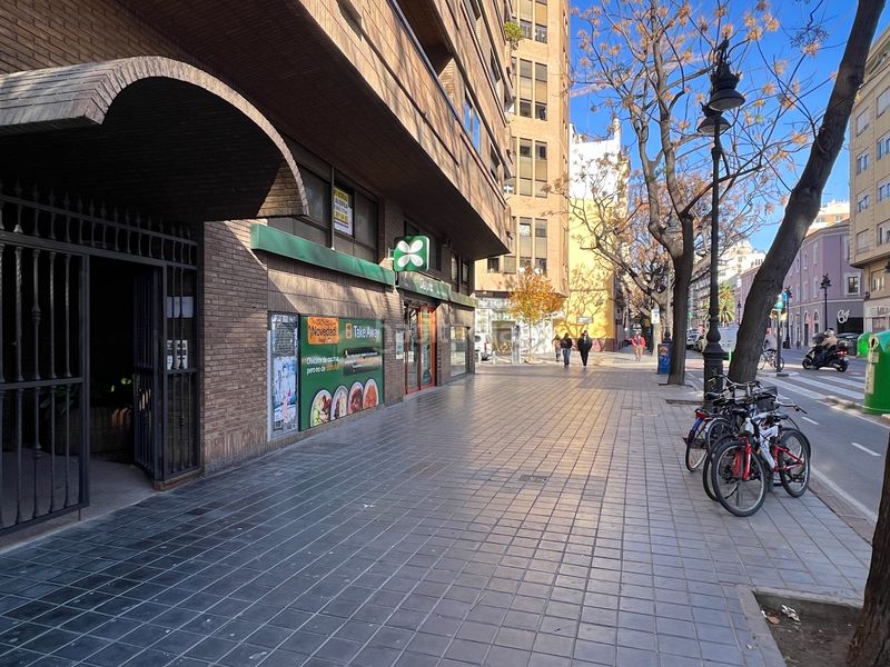 Foto b835a88c-7455-4777-b3de-df02502511c3. Lloguer oficina a carrer de guillem de castro 83 a Valencia