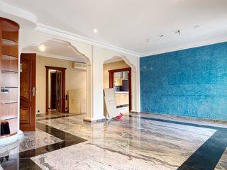 Etagenwohnung en Pla�a de la font de sant agust� 6. Fant�stica vivienda amplia, muy luminosa con terraza y ascensor