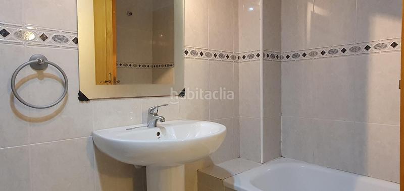 Foto 11982c34-7745-410a-a9ad-e829d06c3a8f. Piso en calle loma la 48 tu apartamento centrico, con piscina y con plaza de garaje en Torrevieja