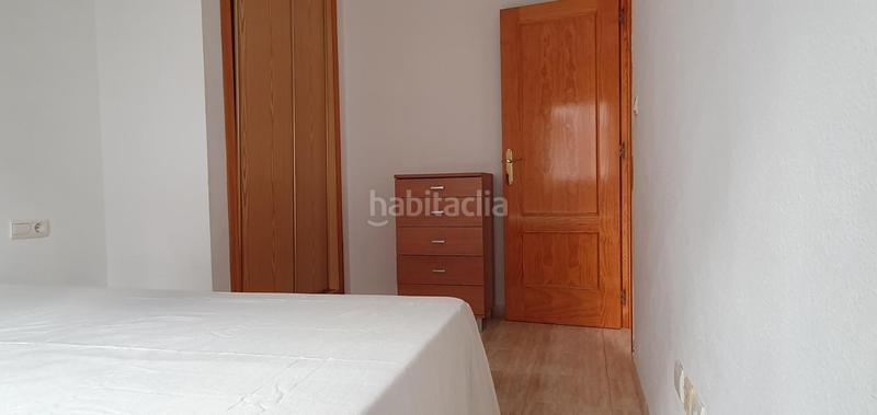 Foto 31d43160-fe13-4ffd-bfa2-53d58e8e5913. Piso en calle loma la 48 tu apartamento centrico, con piscina y con plaza de garaje en Torrevieja