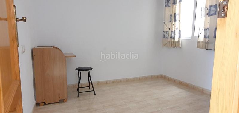 Foto 3b6e9bc9-dd2c-46de-87ff-2f2f38eec518. Piso en calle loma la 48 tu apartamento centrico, con piscina y con plaza de garaje en Torrevieja