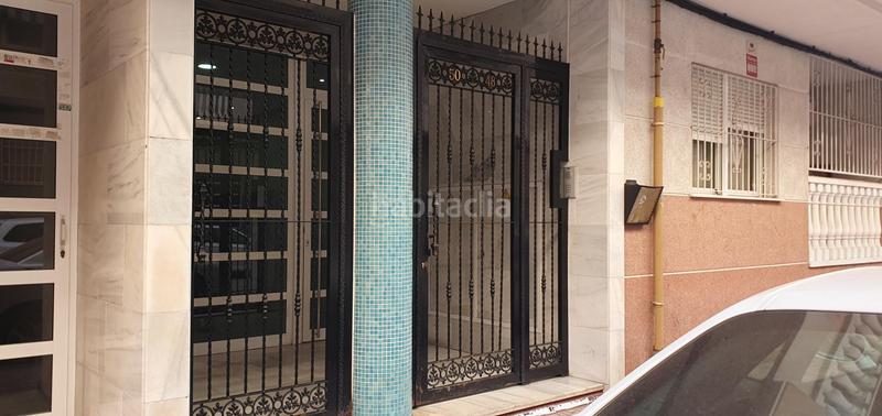 Foto 62473f2c-13cb-459c-9d31-9939d917d9f6. Piso en calle loma la 48 tu apartamento centrico, con piscina y con plaza de garaje en Torrevieja