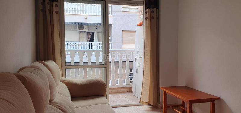 Foto 9e0c8b89-a558-462f-b5fd-58d9694b3c04. Piso en calle loma la 48 tu apartamento centrico, con piscina y con plaza de garaje en Torrevieja
