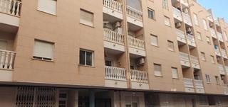 Pis a Calle loma la 48. Tu apartamento centrico, con piscina y con plaza de garaje