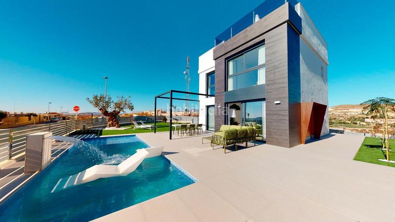 Foto 45640c91-e011-48ad-969c-2a3527d2f168. Xalet amb calefacció aparcament piscina a Bonalba-Cotoveta Mutxamel