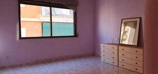 Pis  Calle cerda. Piso con plaza de garaje y aprobada instalacion ascensor