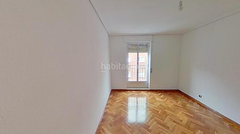 Foto cf8cff08-677d-44a9-8a67-a1e437a6a428. Piso en San Diego Madrid