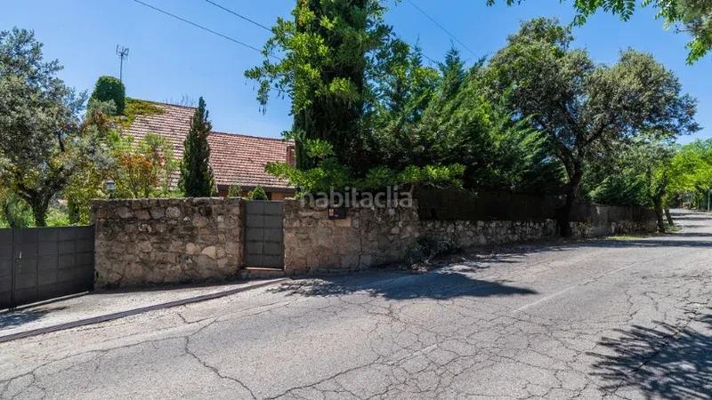 Foto b0b562ce-f96a-4889-aa37-b4dc555f7f5d. Maison dans El Gasco Torrelodones