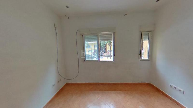 Foto cb4a9305-8ebc-4d98-ae32-8e98484dceb9. Erdgeschoss in Los Rosales Madrid