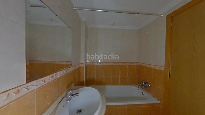 Foto 6a595004-3462-4b2c-b30e-d95b18b9c7d2. Planta baixa a Los Rosales Madrid