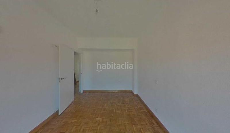Foto cf7c03f1-d7e2-40a4-a7d3-0aea0d0bb836. Piso en Vista Alegre Madrid