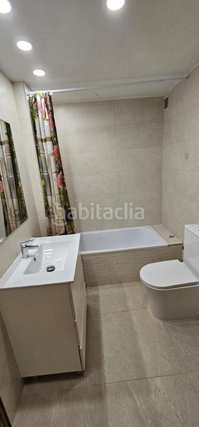 Foto 49ee10bb-1eda-47b4-90db-7f19fa7123af. Alquiler piso magnífico piso con piscina comunitaria en Madrid