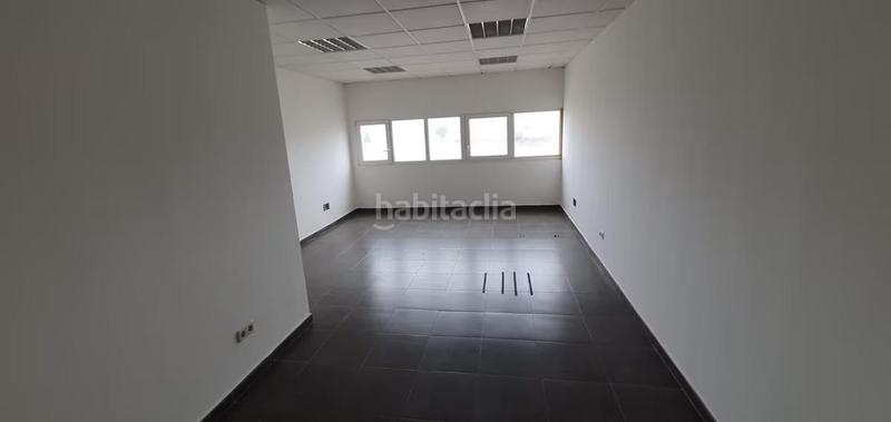 Foto c1b9157d-b3ea-41bb-8f3e-6274c6f606d0. Nave industrial en Torrelaguna