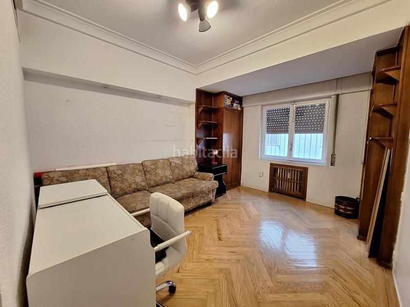 Foto b4107c9f-f519-442d-81a9-a95362a78582. Flat with heating in Gaztambide Madrid