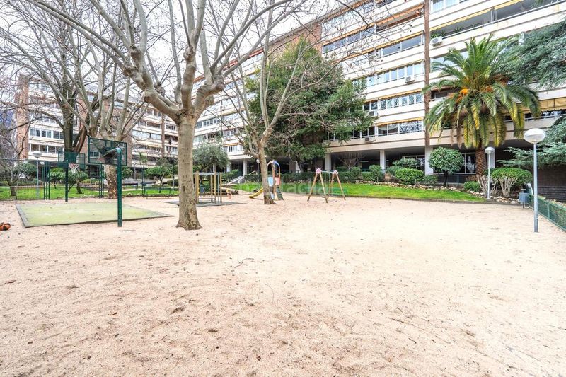 Foto 98e0f990-c698-4599-8e6b-efe5115f737e. Pis amb aparcament piscina a Palomas Madrid