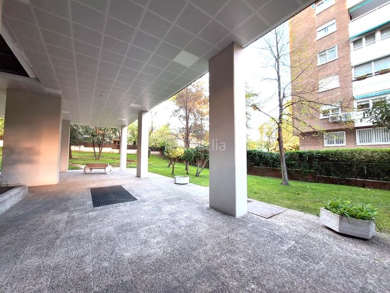 Foto 9f10f0c0-21cc-4cc2-a7a6-18ded53908e5. Pis amb aparcament piscina a Palomas Madrid