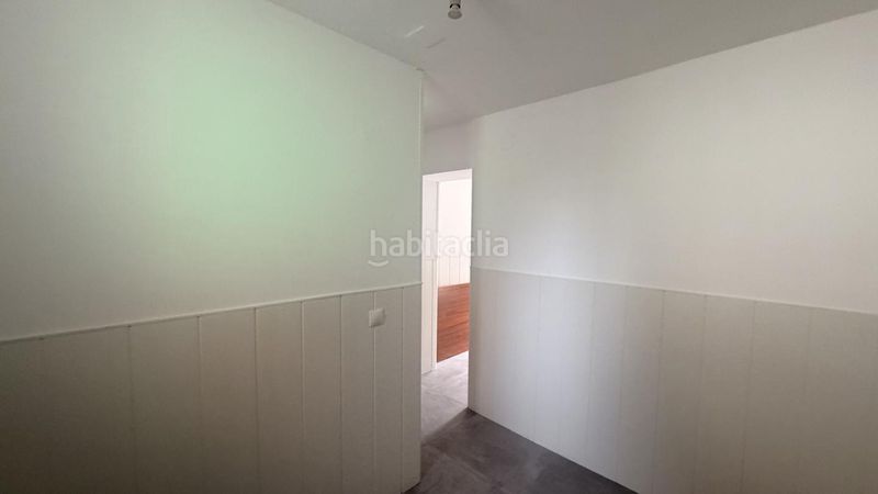 Foto f6f14b48-b55f-42fd-9eb0-5079b9ccf6b5. Planta baixa a Numancia Madrid