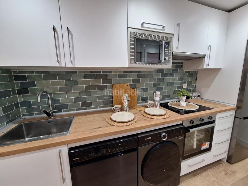 Foto 8bafa549-99fc-4b6c-88de-85ea54d5218e. Planta baixa amb calefacció a Zarzaquemada Leganés