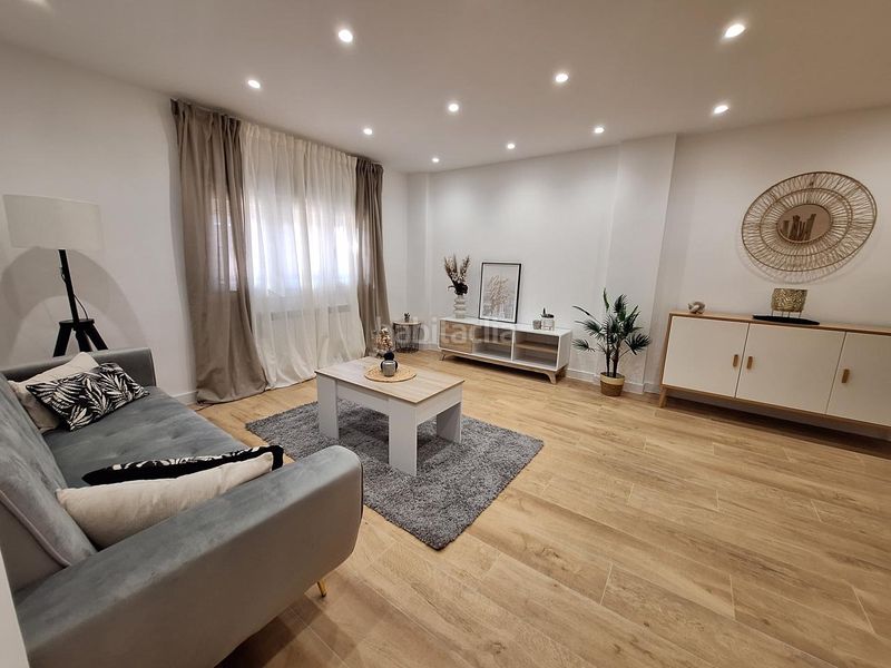 Foto fa87fbee-d09a-406b-b8bd-d1199f11a9ff. Planta baixa amb calefacció a Zarzaquemada Leganés