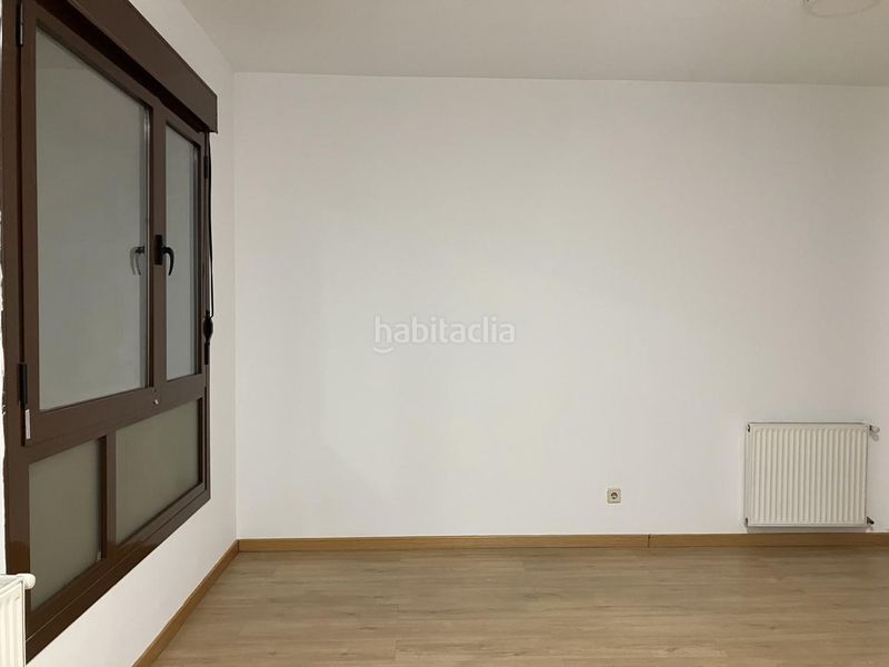 Foto 0581dd07-6411-4872-a237-8df96cb3f1be. Planta baixa amb calefacció aparcament a Berruguete Madrid