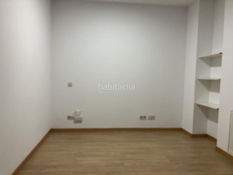 Foto 14ae7798-7642-4479-b786-7675aff585da. Planta baixa amb calefacció aparcament a Berruguete Madrid
