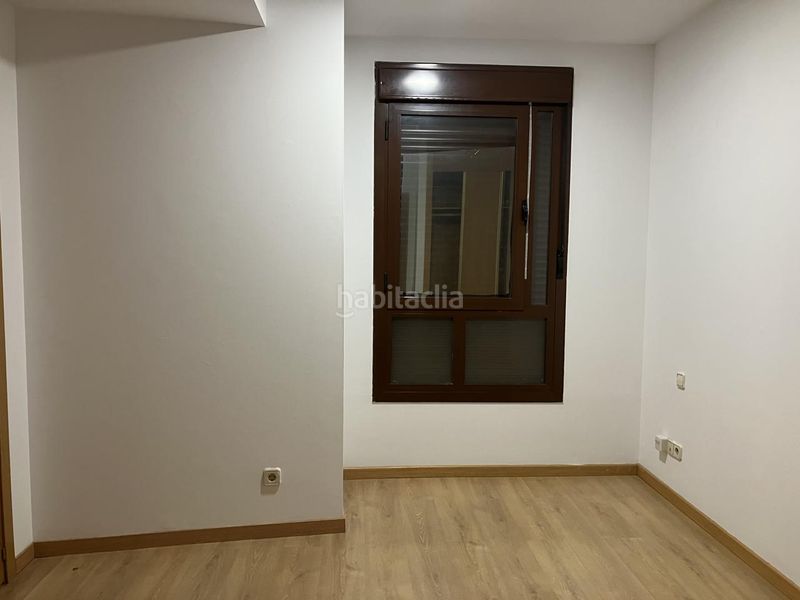 Foto e0e45e60-9e4b-4829-8638-f555b7cbb96e. Planta baixa amb calefacció aparcament a Berruguete Madrid