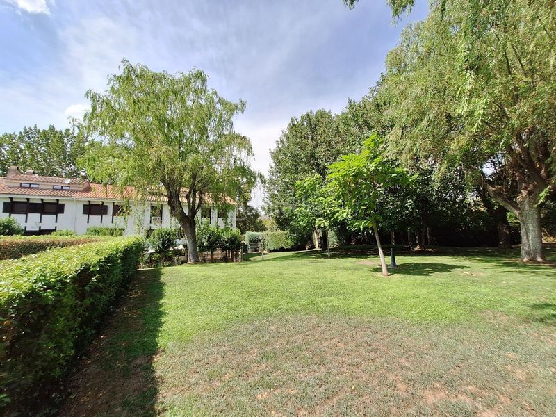 Foto 21533b19-b6d8-47f9-9cc7-8461c74a435b. Towny house with heating pool in Quijorna